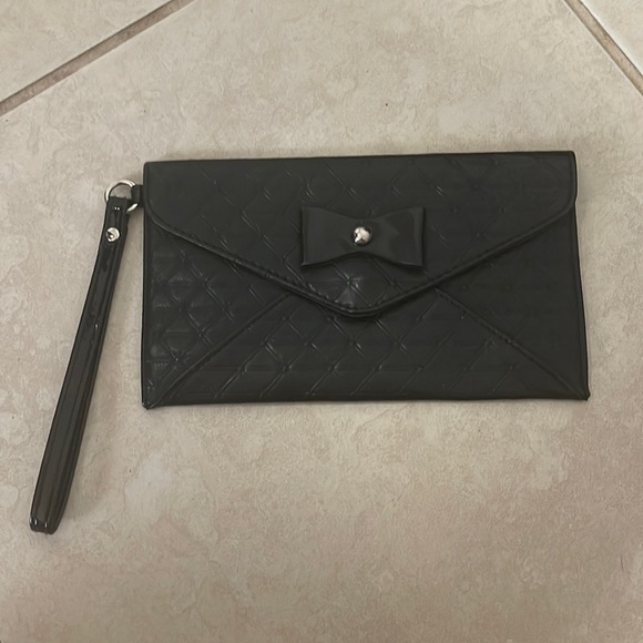 Small wristlet purse - Picture 1 of 3
